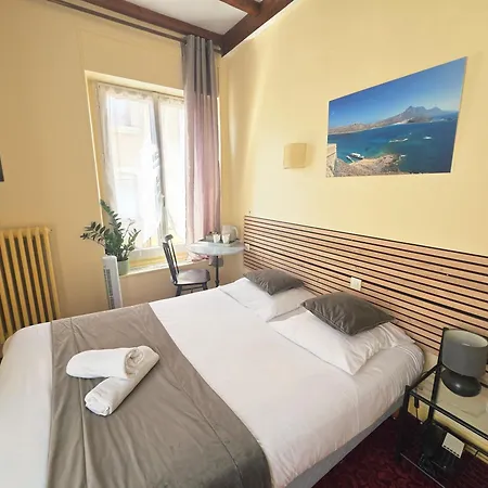 Hotel Magdeleine Romans-sur-Isere