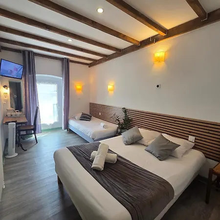 Magdeleine Hotel