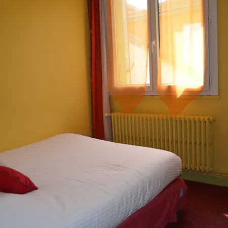 Magdeleine Hotel 3*