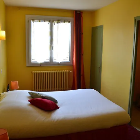 Magdeleine Hotel