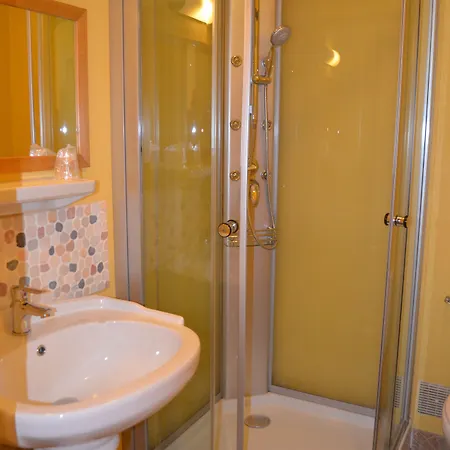 Hotel Magdeleine 3*