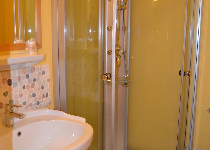 Hotel Magdeleine 3*
