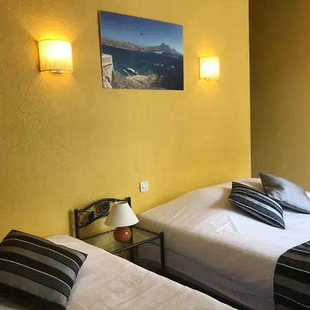 Magdeleine Hotel 3*